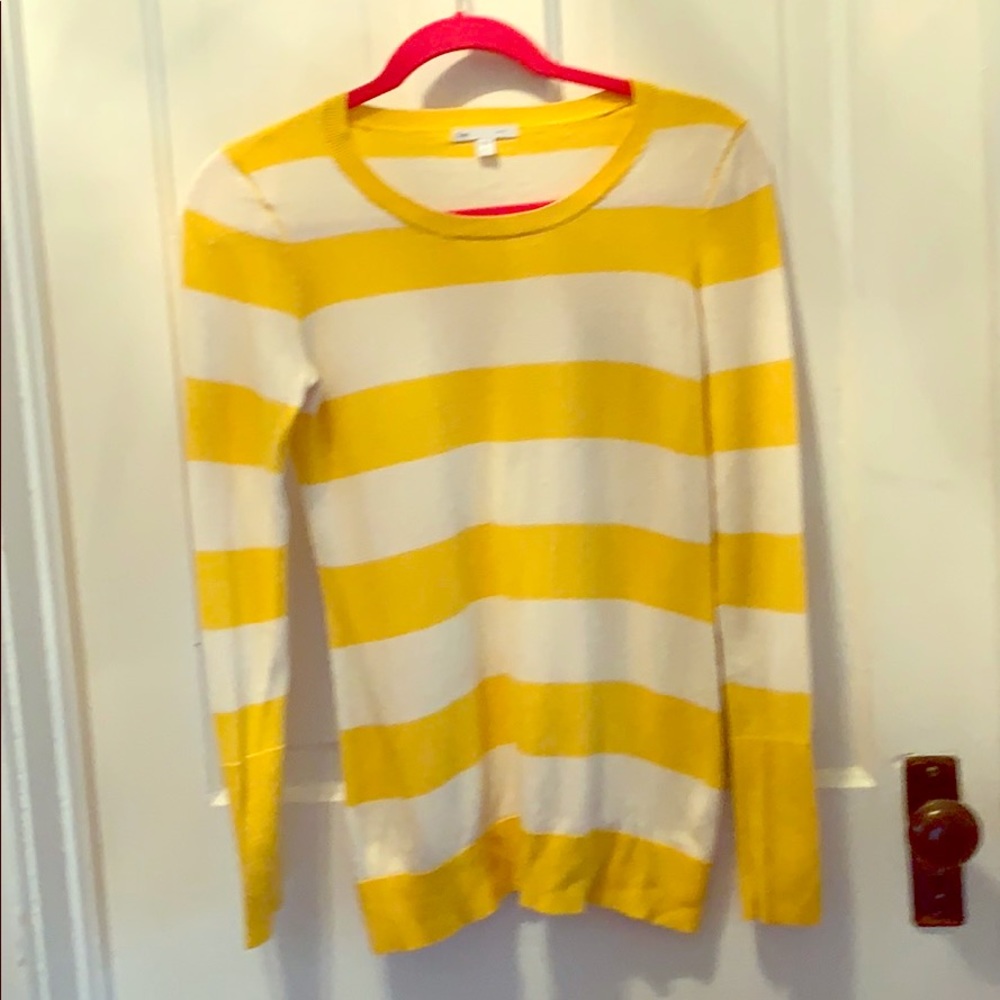 GAP sweater. Good condition